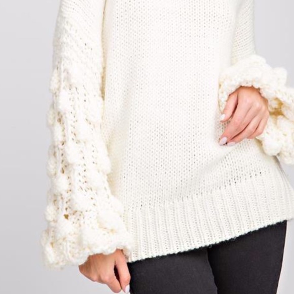 *NEW* DOTTED SLEEVE SWEATER - Picture 1 of 4